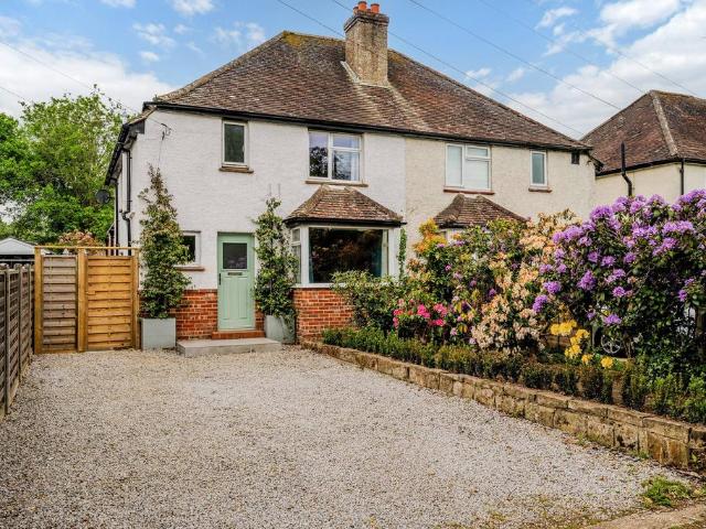 House for sale in Oxted, Hillview