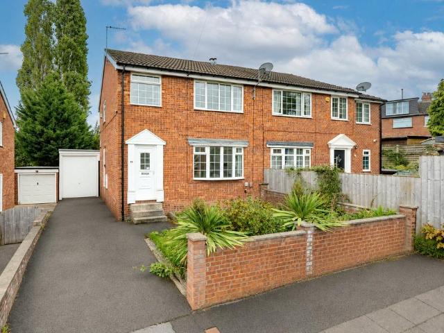 House for sale in Farsley, West Yorkshire