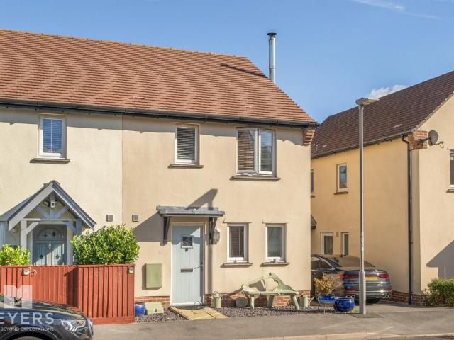 House for sale in Giddy Green, Wool