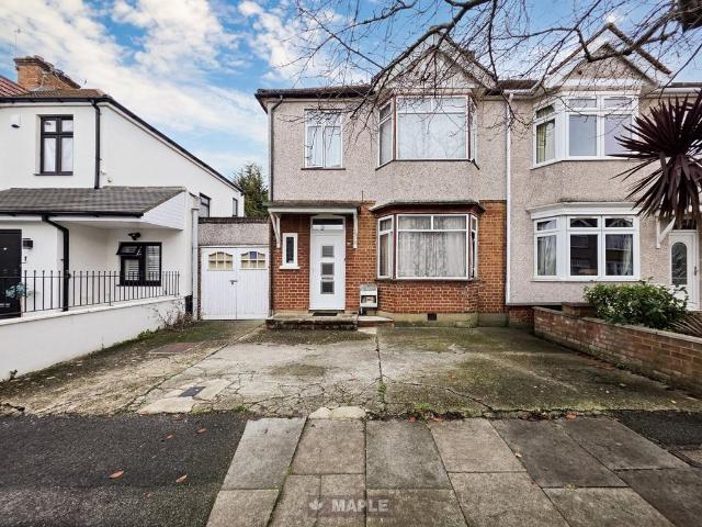 House for sale in Harrow Weald, Greater London