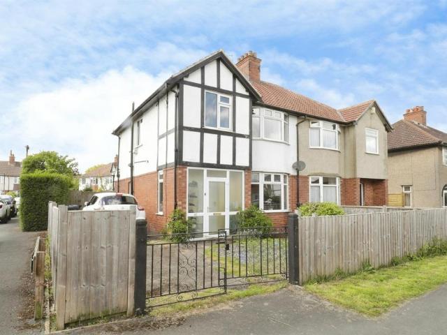 House for sale in Hookstone, Harrogate