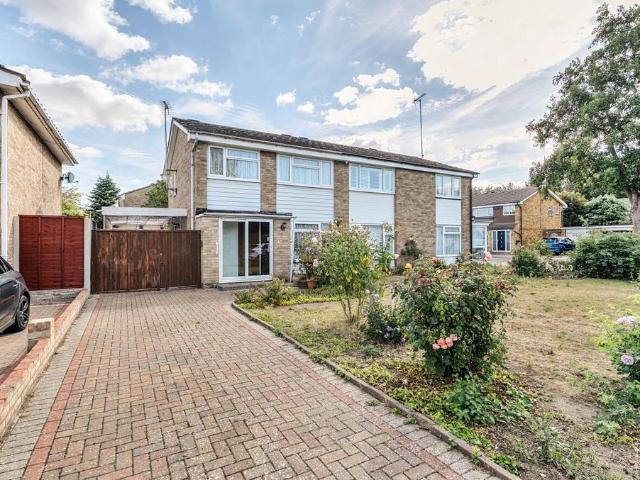House for sale in Sutton-at-Hone and Hawley, Monks Orchard