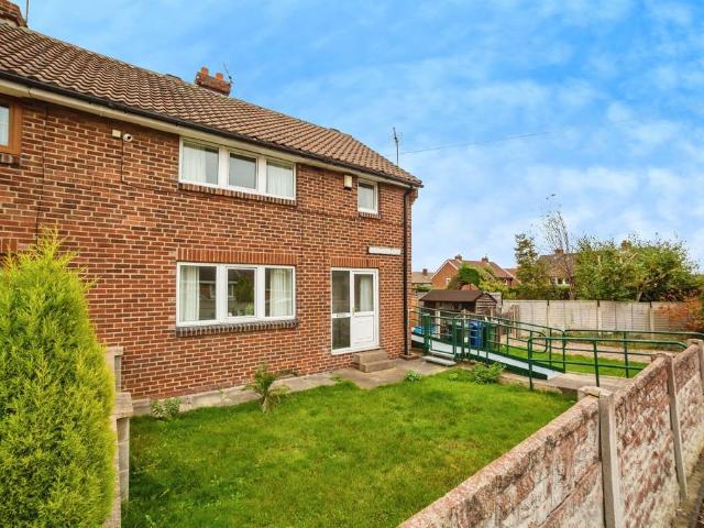 House for sale in Royston, South Yorkshire