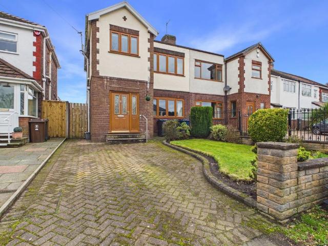 House for sale in Roby Mill, Lancashire