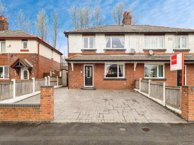 House for sale in Newton Wood, Greenheys