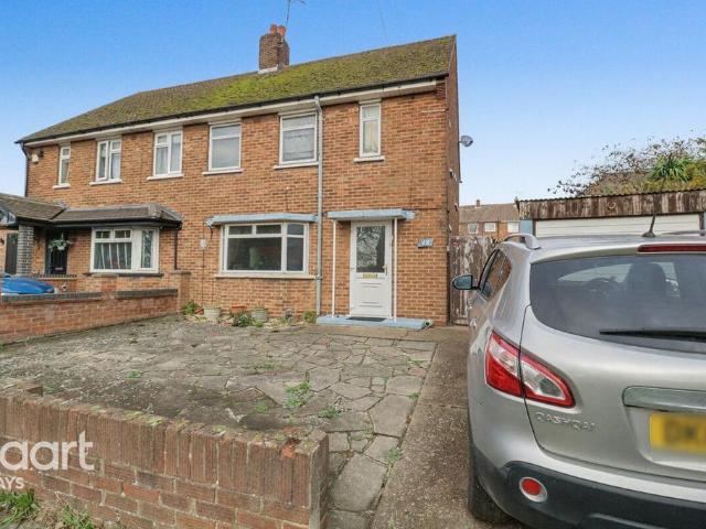 House for sale in Chadwell St Mary, Essex
