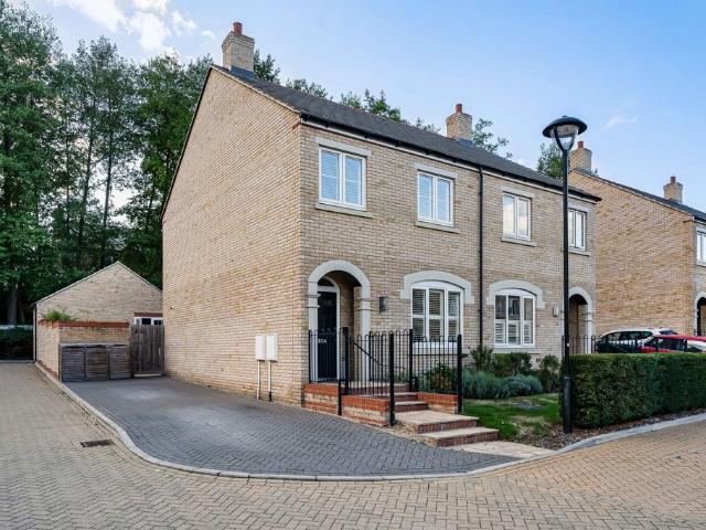 House for sale in Fairfield Park, Bedfordshire