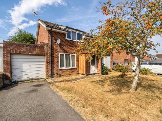 House for sale in Toothill, Swindon