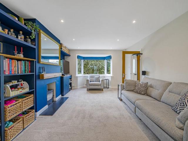 House for sale in Bourne End, Pouchen End