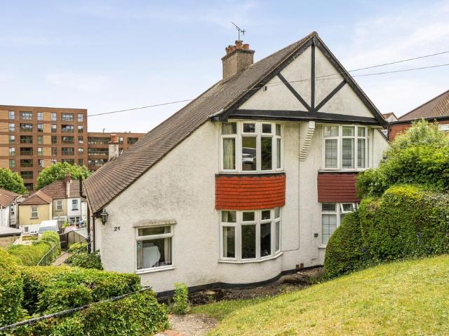 House for sale in London Borough of Croydon, Purley