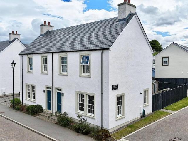 House for sale in Tornagrain, Scotland
