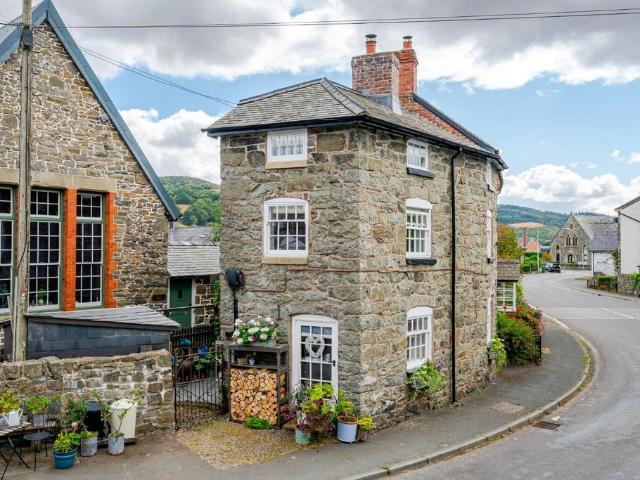 House for sale in Meifod, Wales
