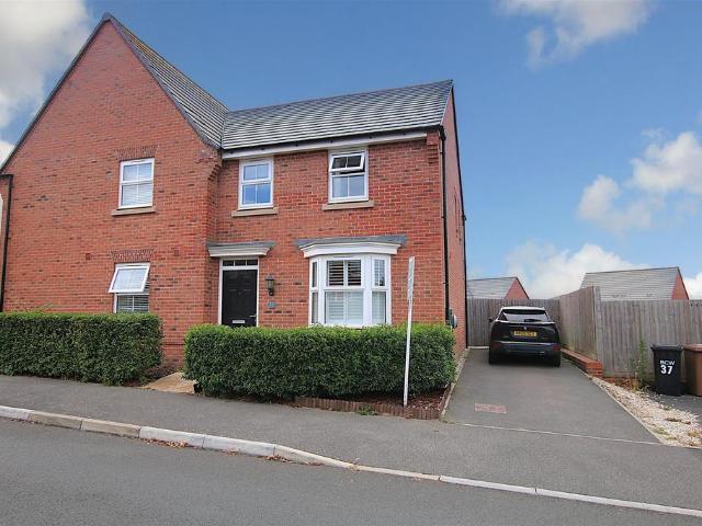 House for sale in Earls Barton