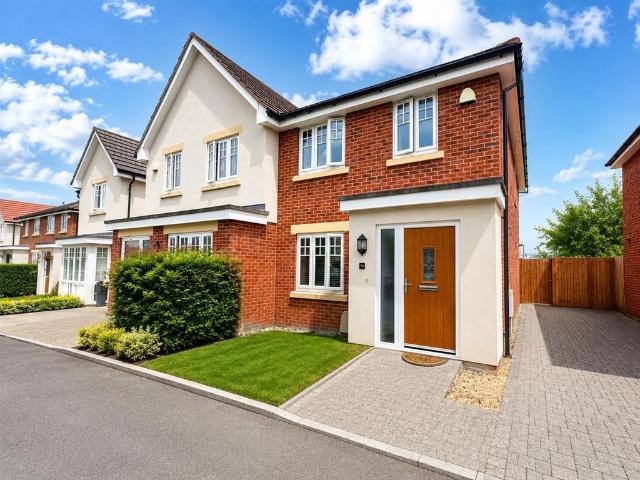 House for sale in The Crescent, Farnborough