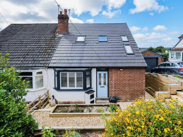 House for sale in Farsley, West Yorkshire