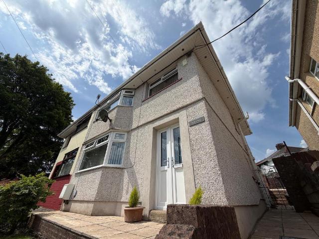 House for sale in Badminton, Vale