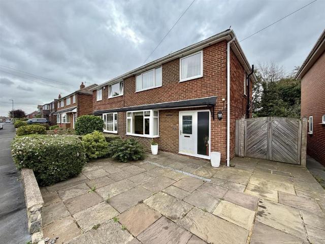 House for sale in Lower Hopton, Mirfield