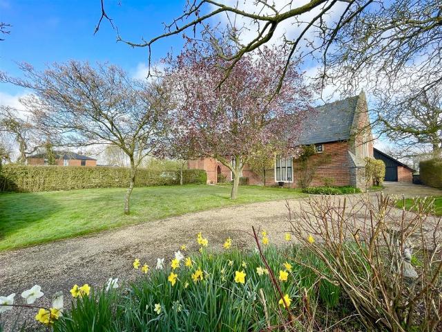 House for sale in Heywood, Burgh St Peter