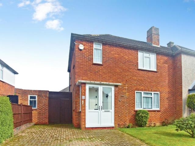 House for sale in London Borough of Croydon, Warlingham