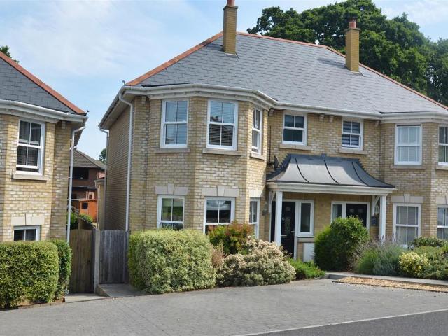 House for sale in Elmfield, Ryde