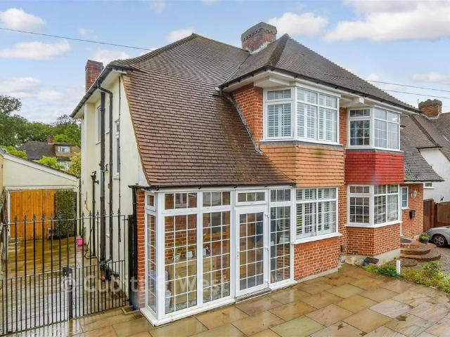 House for sale in London Borough of Croydon, Shirley