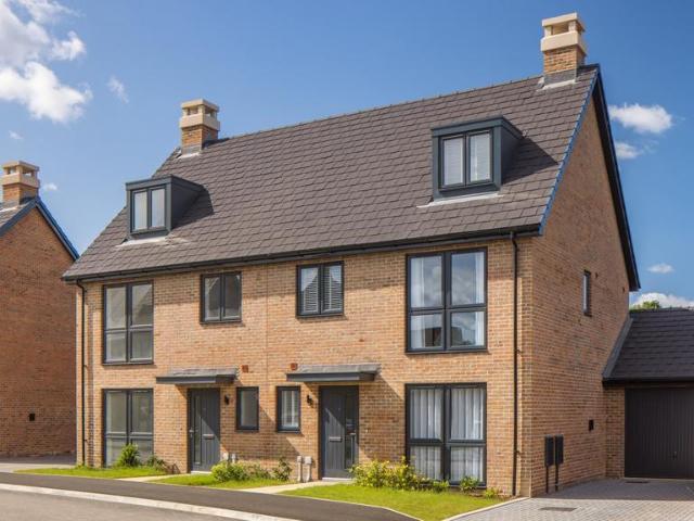 House for sale in Littlecote, West Sussex