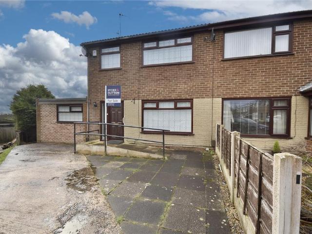House for sale in Thornham, Oldham