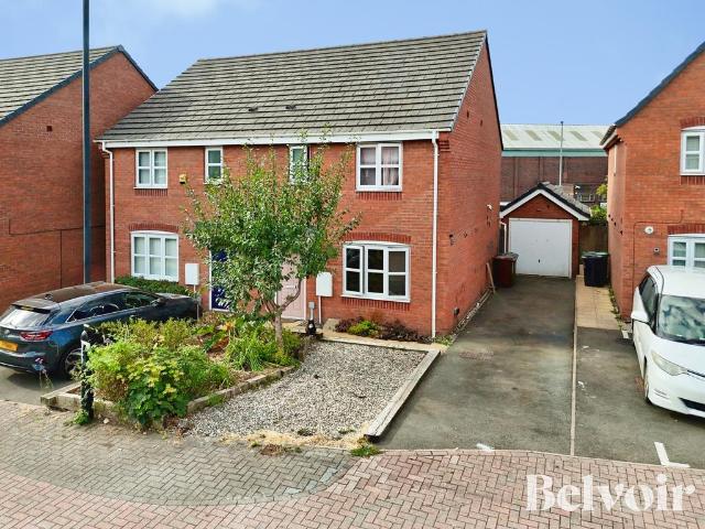 House for sale in Darlaston, West Midlands