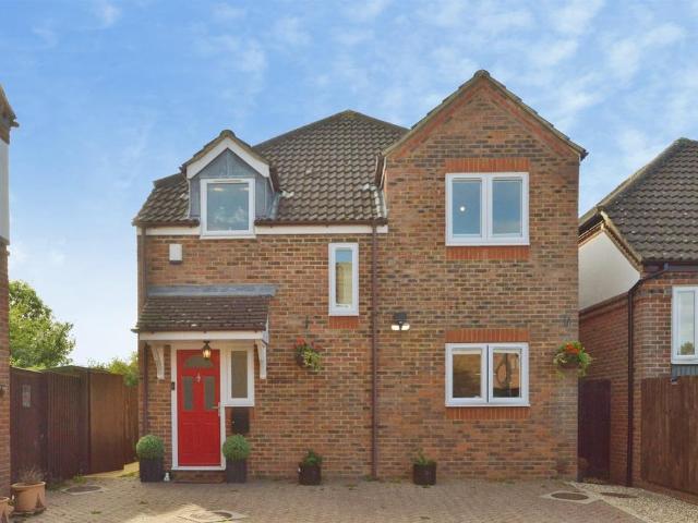 House for sale in Fenny Stratford, Milton Keynes