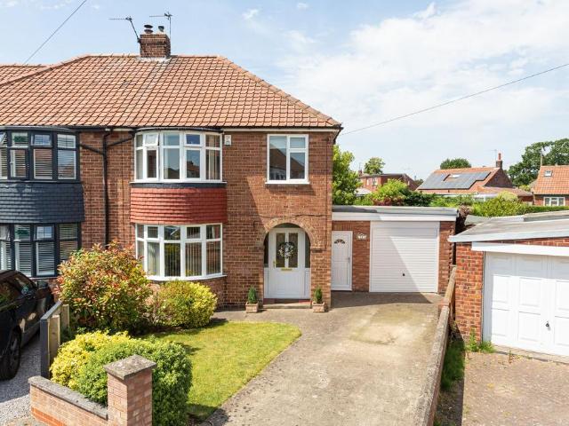 House for sale in High Field, York