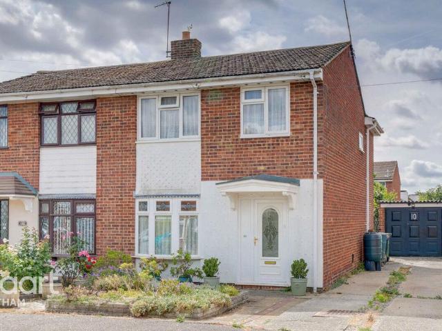 House for sale in Chipping Hill, Essex