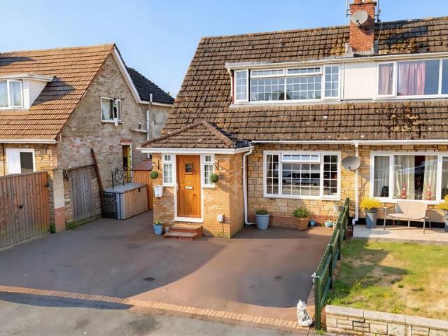 House for sale in Raglan, Wales