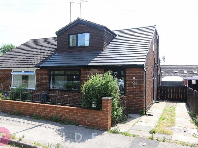 House for sale in Haugh, Burnedge