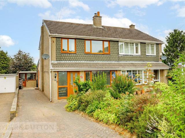 House for sale in Charlesworth