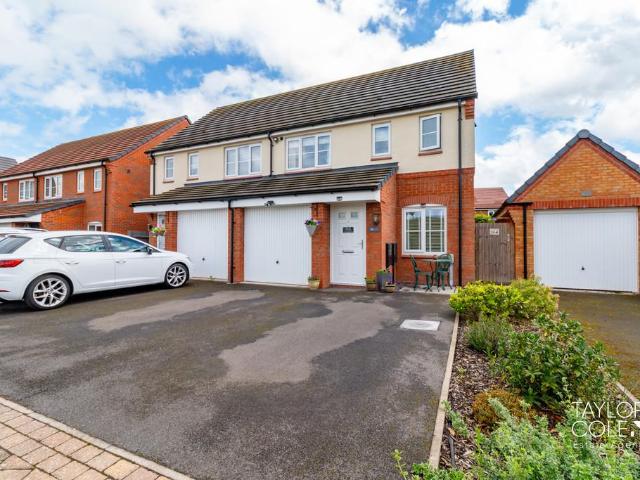House for sale in Coton Farm, Tamworth