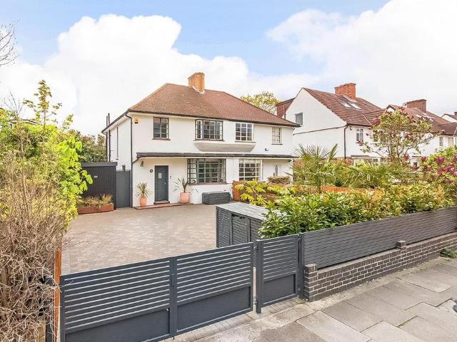 House for sale in Upper Sydenham, Greater London