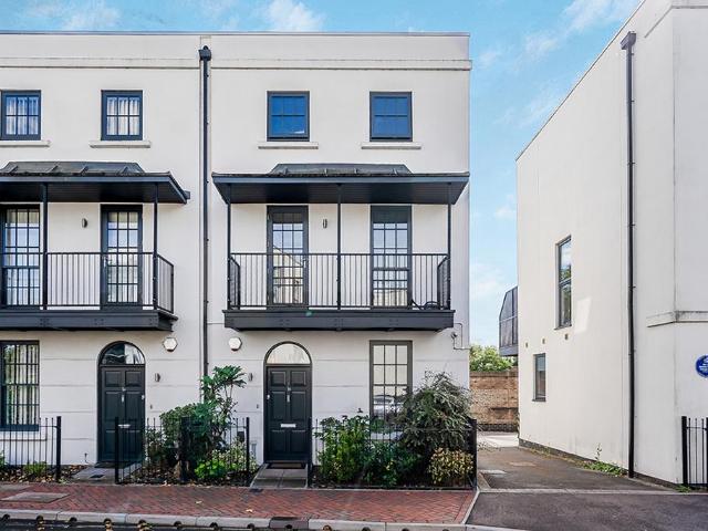 House for sale in Hertford, Colliers End