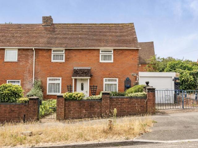 House for sale in Stanmore, Hampshire