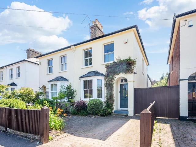 House for sale in Woodcote, Epsom