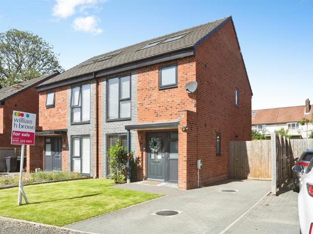 House for sale in Osmondthorpe, West Yorkshire