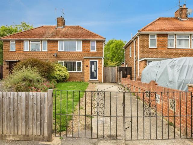 House for sale in Whitley Wood, Reading