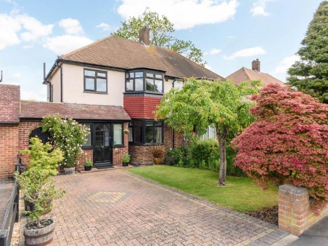 House for sale in Stoneleigh, Ewell