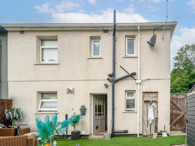 House for sale in Calderstones