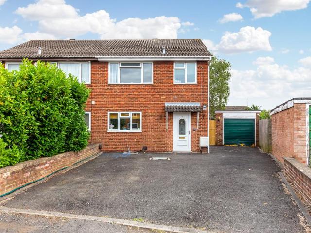 House for sale in Rushden
