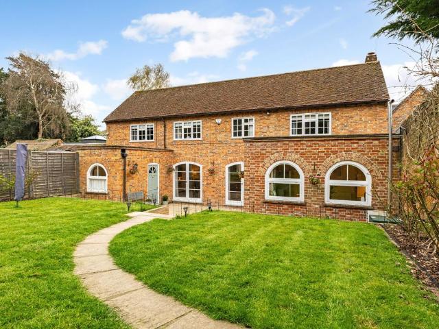House for sale in Midgham, West Berkshire
