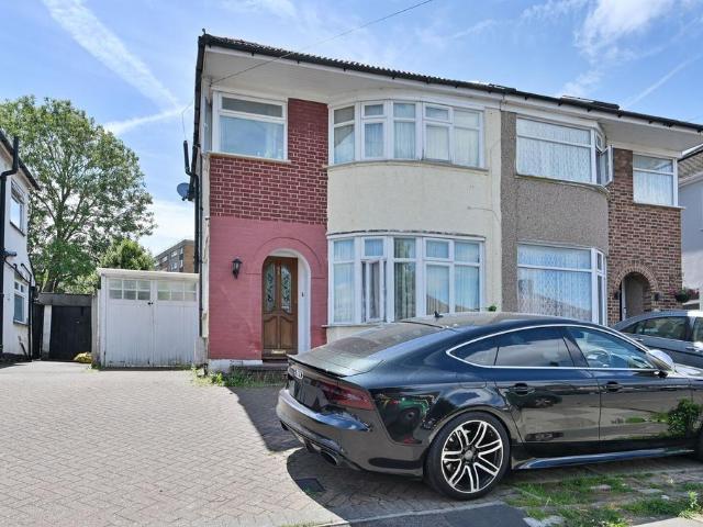 House for sale in Greater London