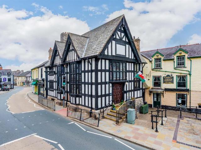 House for sale in Corwen, Wales