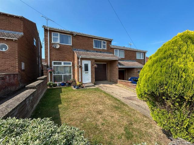 House for sale in Coedpoeth, Wales