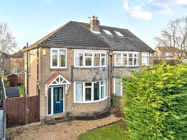 House for sale in Carr Manor, Moor Allerton