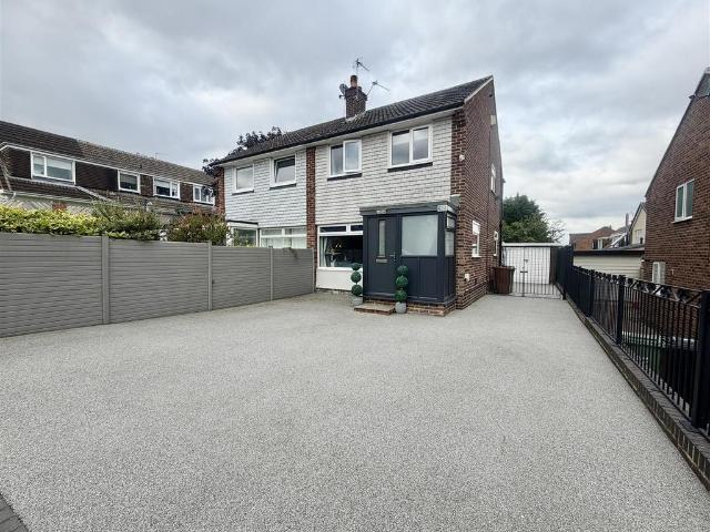 House for sale in Garforth, West Yorkshire